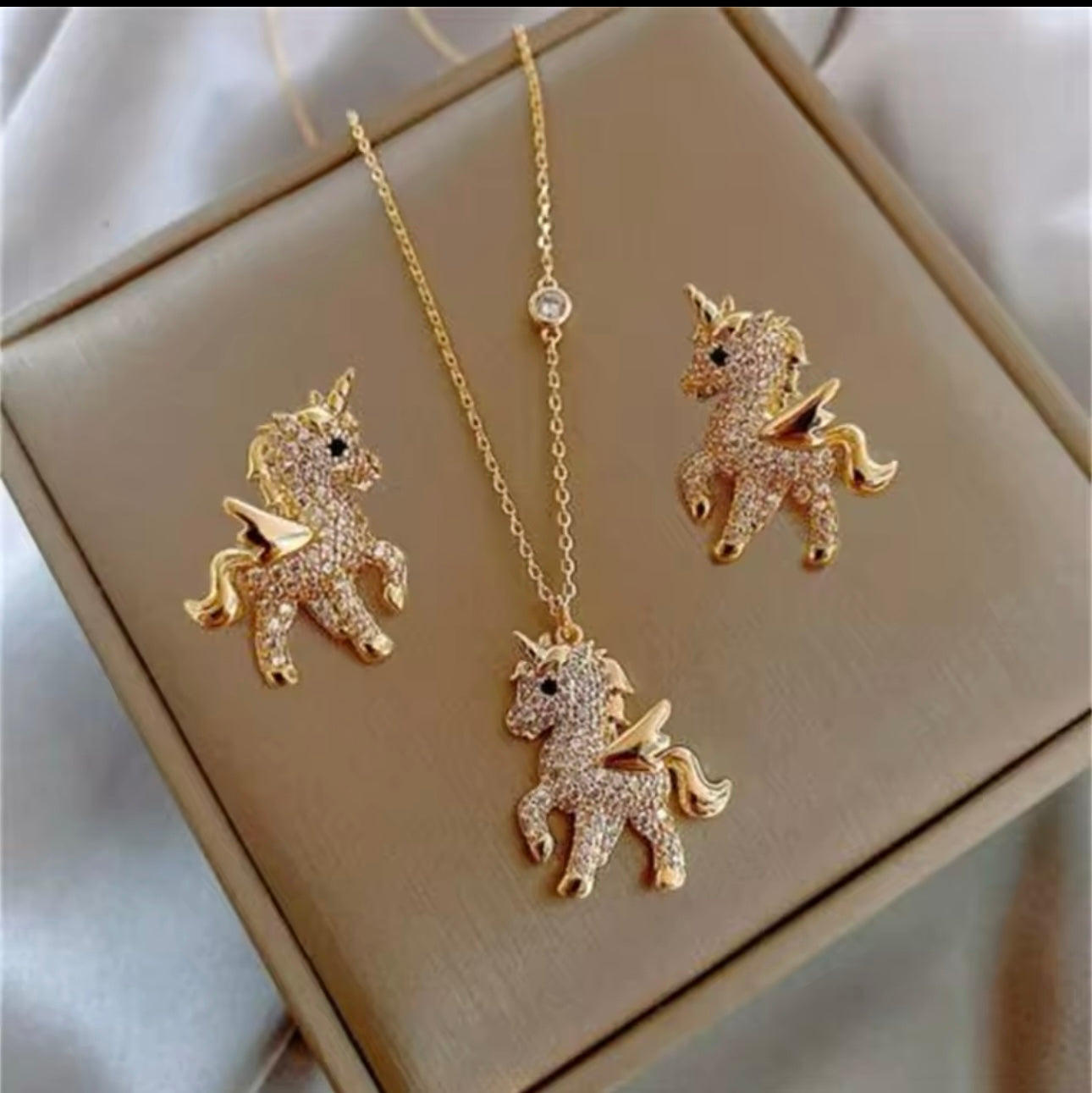 Horse Wings Earrings Necklace