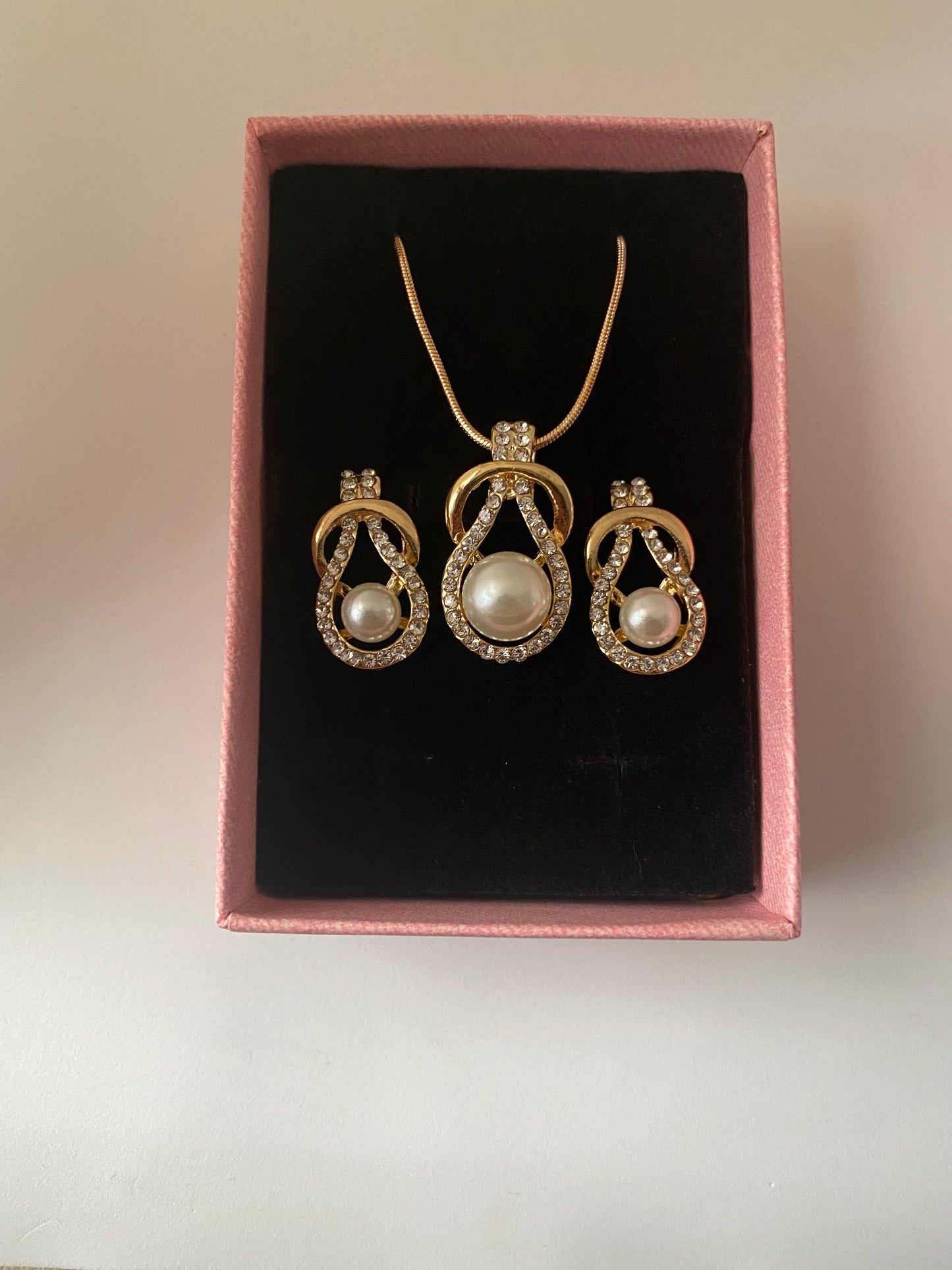 Elegant Pearl set