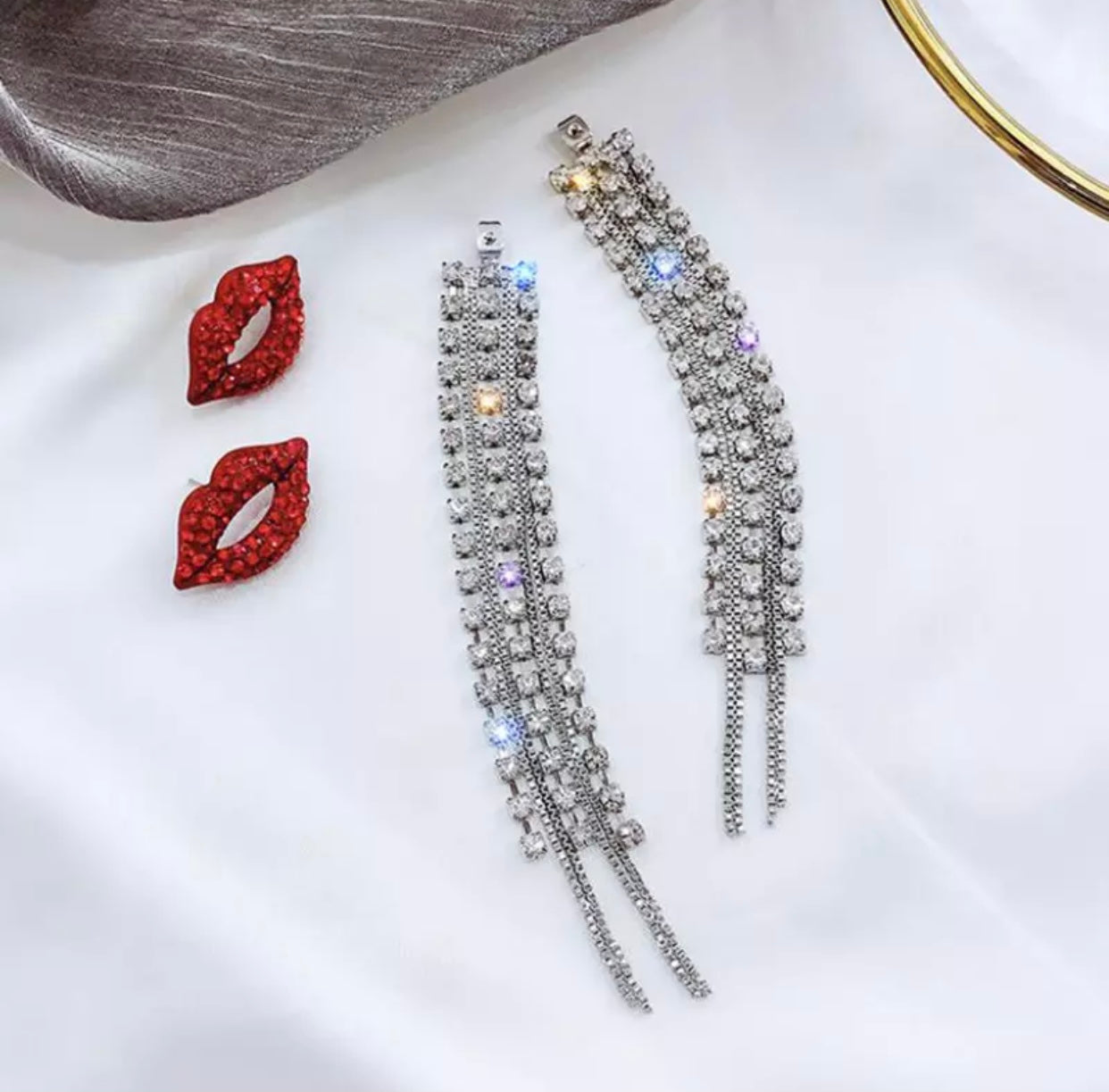 Lip earrings